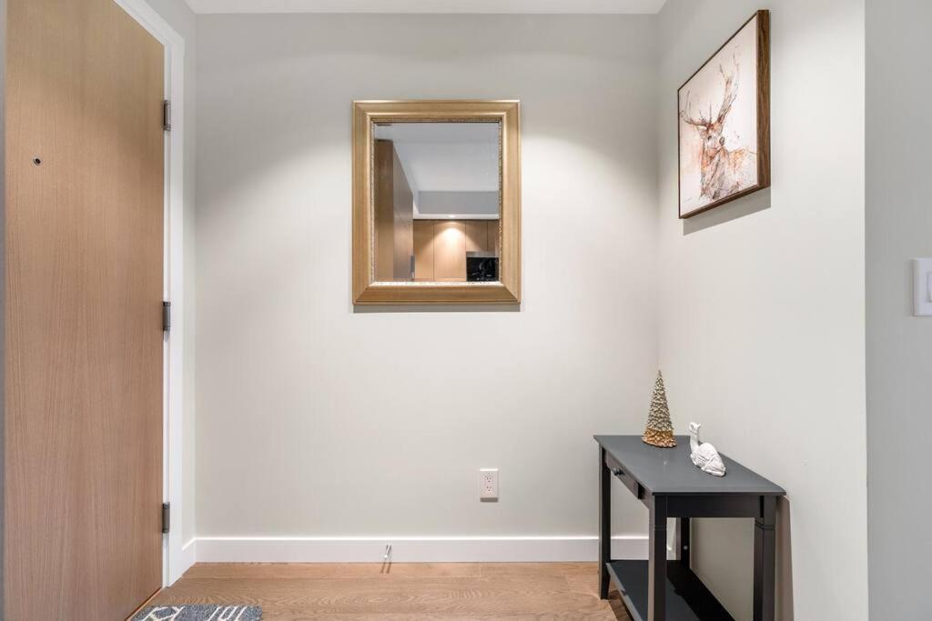 Modern Comfort At Ubc: 1Br Condo Near Campus Vancouver Extérieur photo