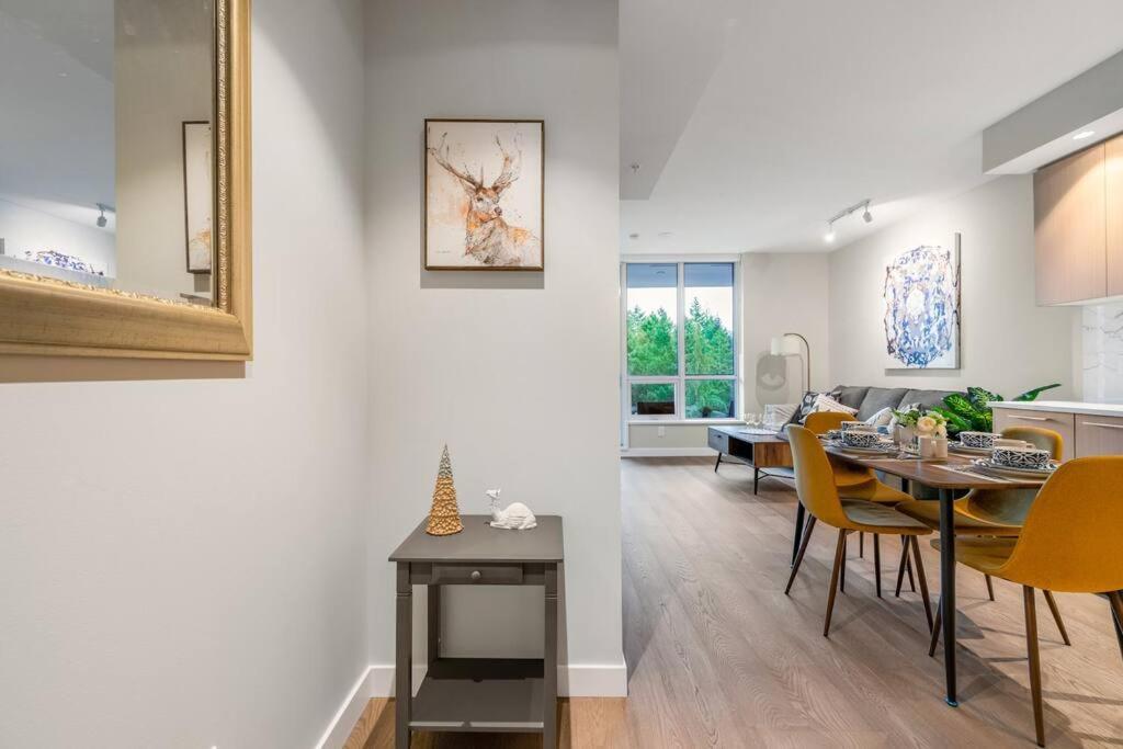 Modern Comfort At Ubc: 1Br Condo Near Campus Vancouver Extérieur photo