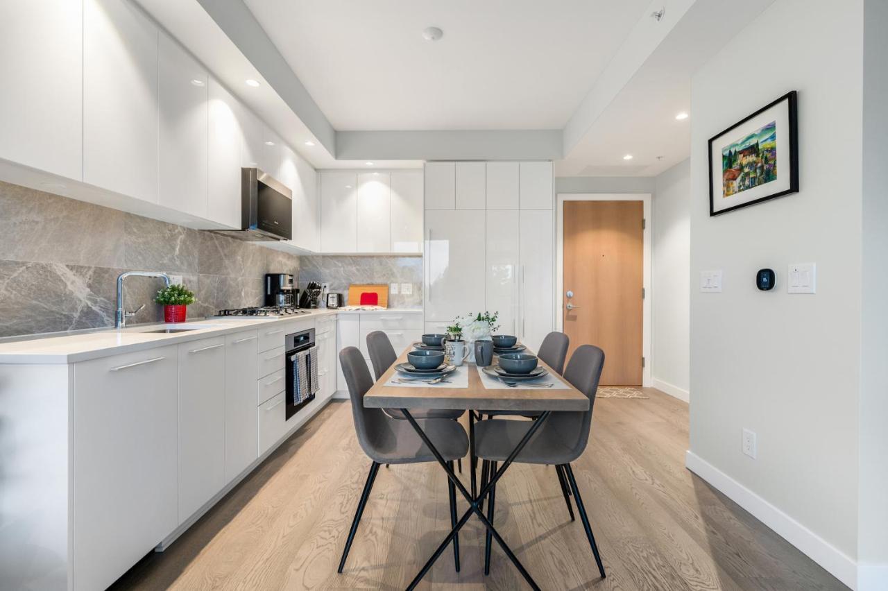 Modern Comfort At Ubc: 1Br Condo Near Campus Vancouver Extérieur photo