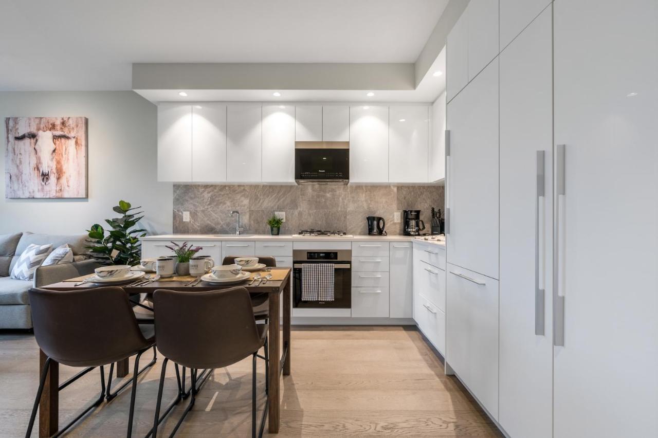 Modern Comfort At Ubc: 1Br Condo Near Campus Vancouver Extérieur photo