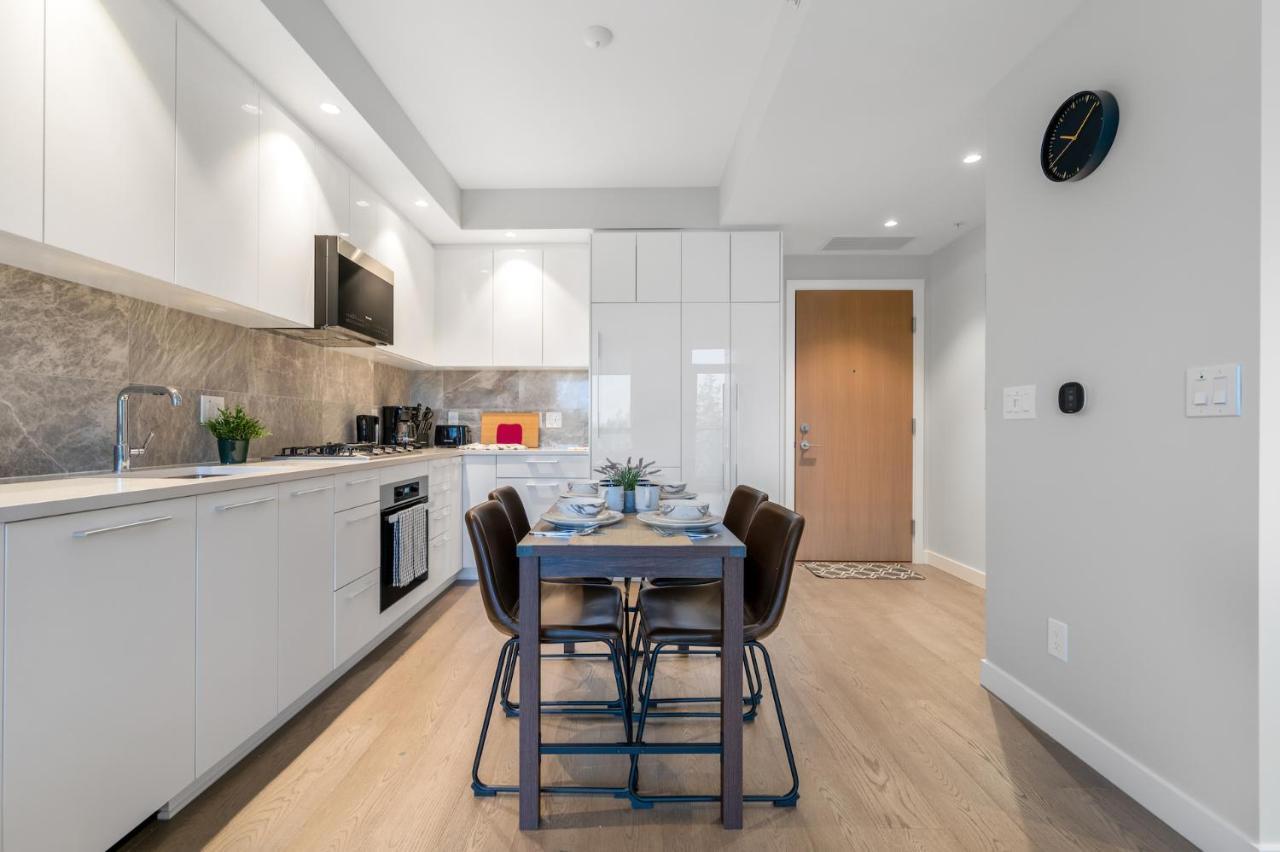 Modern Comfort At Ubc: 1Br Condo Near Campus Vancouver Extérieur photo